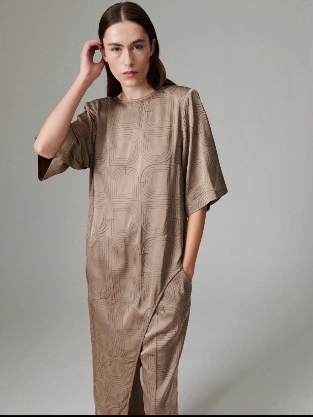 Day Birger Taupe Textured Tunic Top asymmetrical Relaxed Short Sleeve NWT - Picture 3 of 7